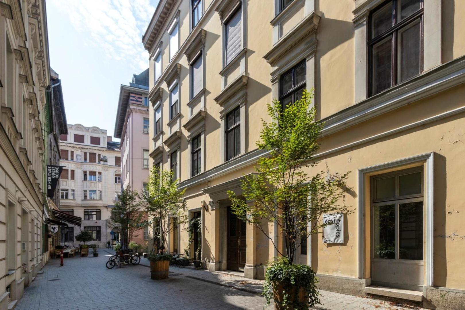 Little Americas Main Street Apartments Budapest Exterior foto
