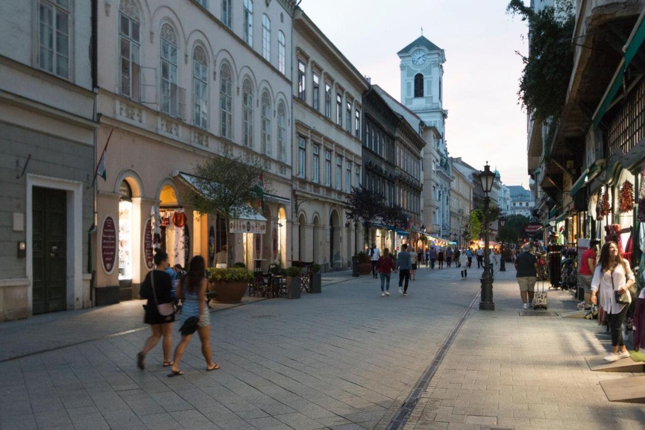 Little Americas Main Street Apartments Budapest Exterior foto